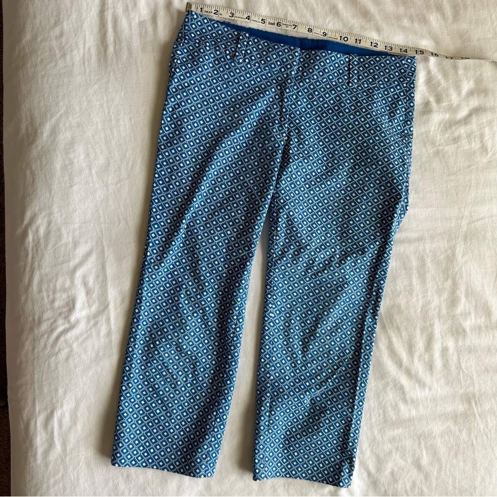 Ann Taylor Blue White Carnegie Crop Geometric Print Crop Pants Size 2P - Picture 6 of 9